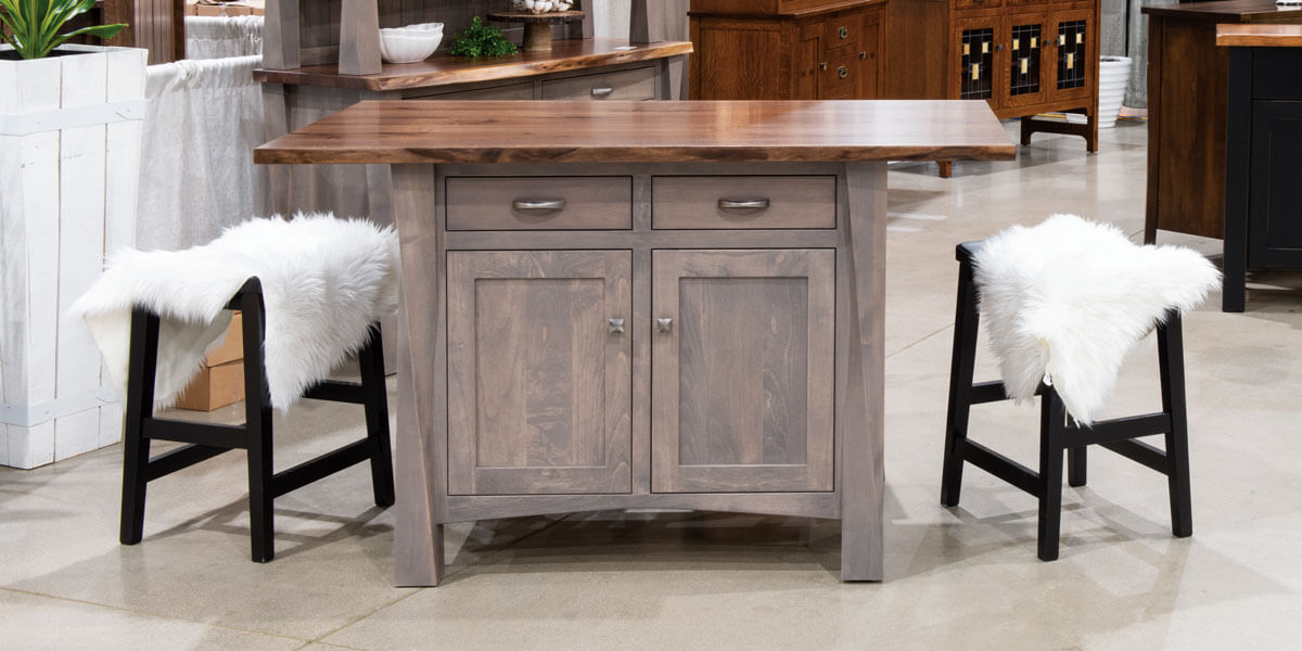 Townline Furniture Island with Barstools